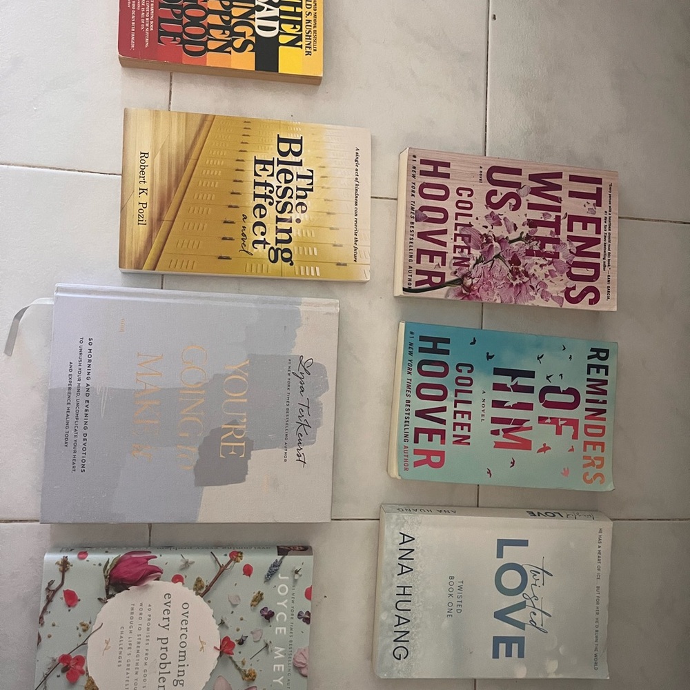 Colleen Hoover and co bundle